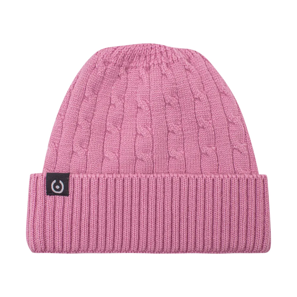 Women's cable knit beanie